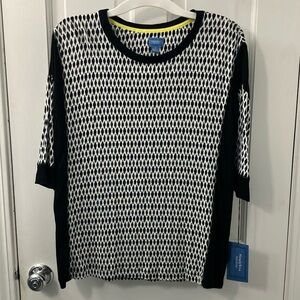 NWT Simply Vera Wang Black and White Geometric women’s Top 3/4 sleeve size Small